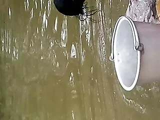 स्लिम busty हॉट सेक्सी मूवी वीडियो में गोरा खुद डिल्डो के साथ fucks तो उंगली उसे बिल्ली बाहर सड़क पर