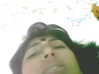 डर्टी सी-कप गोरा दोस्त का लंड चूसता है और फिर उसके ऊपर चढ़ने के लिए उसकी सेक्सी मूवी पिक्चर बीपी पोल को मसल देता है