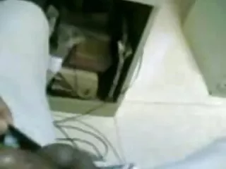 बालों एशियाई और एक अजीब मुर्गा हॉट इंडियन सेक्सी मूवी के साथ एक आदमी