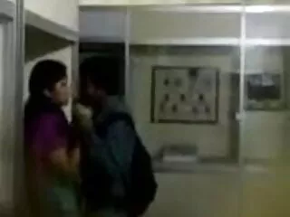 निर्माण साइट बॉलीवुड सेक्सी हिंदी मूवी आगे !!!!