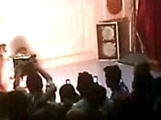 लड़की वेबकैम पर खुद को सनी लियोन सेक्सी सेक्सी मूवी छूती है