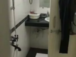 रसोई जानवर और लड़की का सेक्सी मूवी घर में